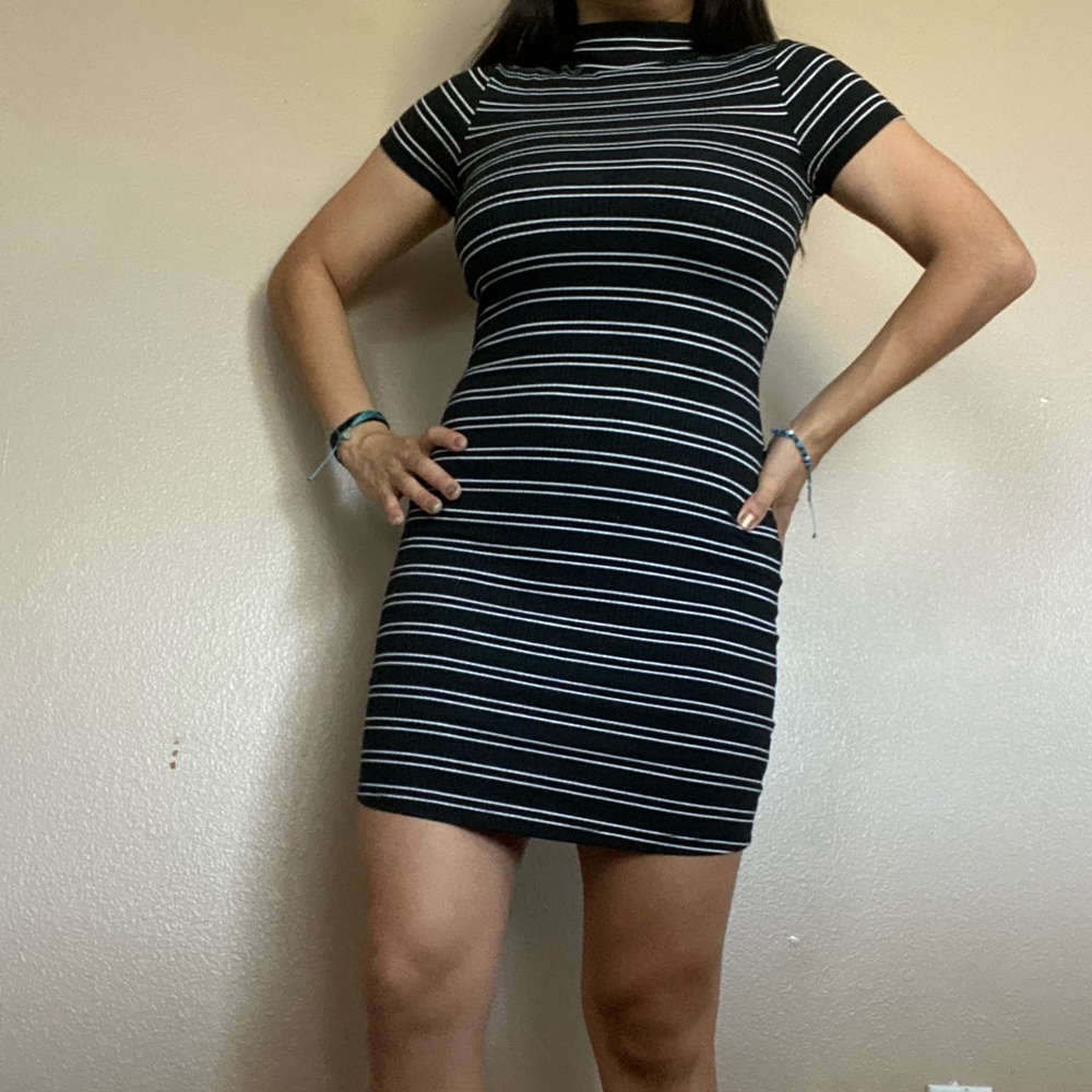 Vintage black n white ribbed dress